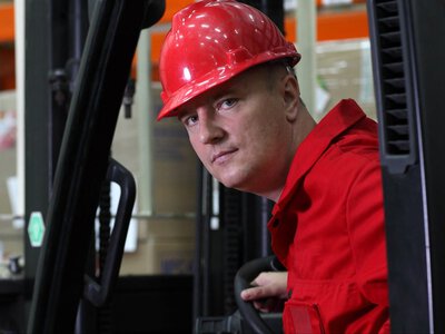 Podwyżki pensji od stycznia. Nie tylko tych osób, którzy teraz zarabiają najmniej