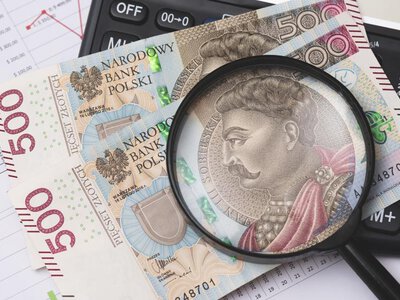 Ile trzeba wpłacić do banku, żeby dostawać 500 zł miesięcznie? Oto rynkowa rzeczywistość