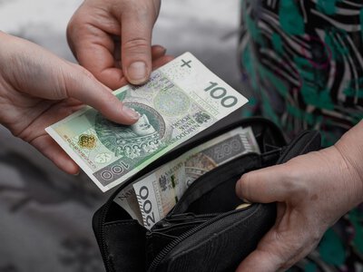 Chciała zrobić przelew. Na poczcie dostała kilka pytań. Zrezygnowała