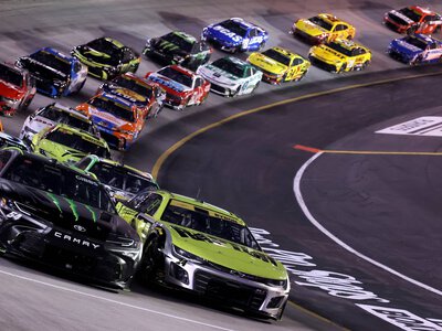 Walka o mistrzostwo NASCAR nabiera tempa. Wyścigi w Bristolu i Kansas City w Motowizji