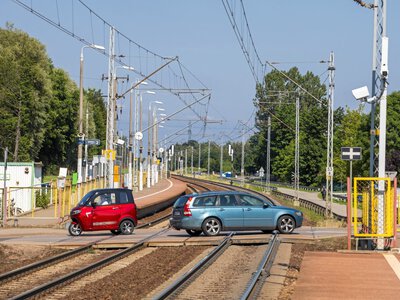 Tak łatwiej dostaniesz mandat na przejeździe kolejowym. 2500 kamer trafi do systemu CANARD