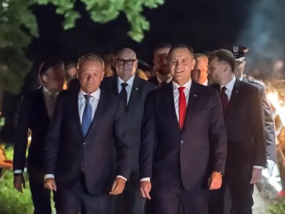 Wojna u bram? Jakoś nie widać tego w zachowaniu polskich polityków