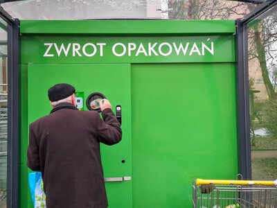 Biedronka i Lidl podały rekordy z butelkomatów