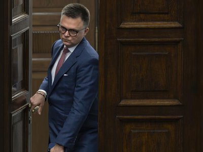 Powrót lidera na pierwszą linię. Hołownia na czele klubu Polski 2050