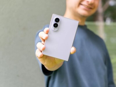 iPhone Duo miał zmieść konkurencję. Zamiast tego napędził klientów Samsungowi