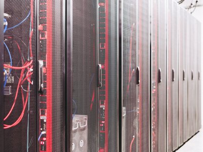 Polska stawia na własną chmurę AI. W grze inwestycje za blisko 200 mln zł