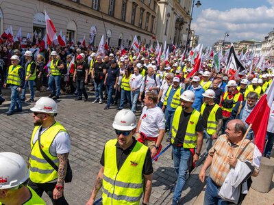 Miliony na związki zawodowe. Tyle zarabia szef „Solidarności”