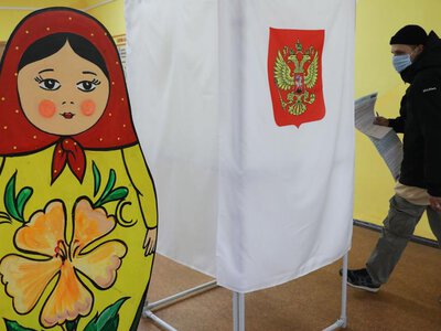 Kreml dokręca śrubę przed wyborami. Wyłączony prąd, porwania obserwatorów i urzędnicy przymuszani do głosowania 
