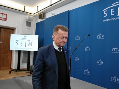 Błaszczak nazwał generałów betonem. Szef MON: Miało być murem za polskim mundurem [KOMENTARZE]