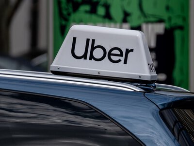 Kierowca Ubera wysadził ją na poboczu. Kobieta zginęła pod kołami innego auta