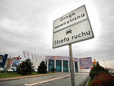 Kierowcy wciąż mylą te strefy. Jeden szczegół zmienia zasady gry