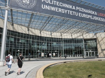 Jedyny taki sklep w Polsce. Uczelnia stworzyła własną markę