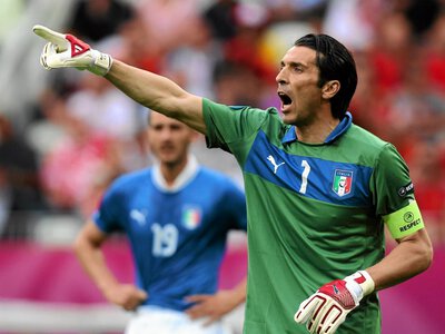 Gianluigi Buffon wraca do liceum. To nie żart