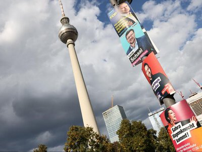 Niemcy znów głosują. AfD prowadzi w jednym landzie, Lewica w Berlinie 