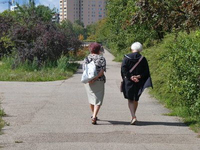 Te seniorki zyskują po 65. urodzinach. ZUS ponownie liczy ich świadczenie