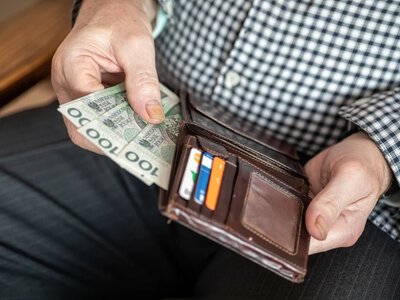 Miesięcznie dostaje tyle, co kolega w rok. Na emeryturę pracował tyle lat