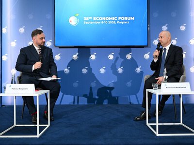Niewidzialna infrastruktura państwa. Jak projektuje się usługi cyfrowe, od których zależy bezpieczeństwo milionów obywateli?