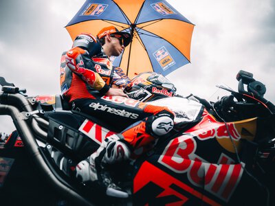 Acosta wreszcie wygrywa w MotoGP! Pierwszy triumf w domu KTM na Red Bull Ring