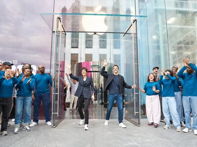 Najnowsze modele iPhone’a, Apple Watch i AirPods trafiają do salonów na całym świecie