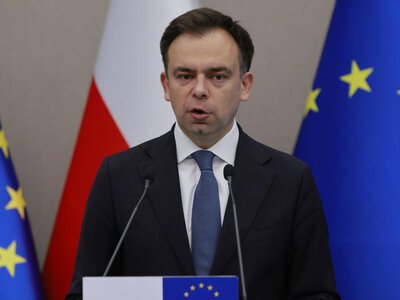 Domański: Złoty stabilny mimo obniżenia ratingu Polski, ceny polskich obligacji skarbowych rosną