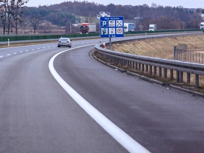 Rząd ma nowy sposób na korki bez poszerzania autostrady. Wykorzystają to, co już istnieje