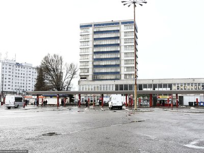 Odkupią ruinę za miliony. Mieszkańcy czekają na koniec sagi dworcowej