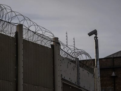 Tysiące więźniów opuści brytyjskie więzienia. Sąsiedzi zmartwieni