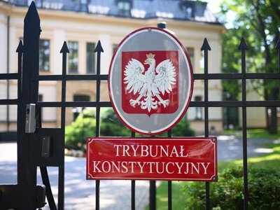 Sprawa niedopuszczenia sędziów TK do orzekania. Prokuratura stawia zarzuty