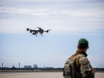Dron rozbił się niedaleko bazy Bundeswehry. Znaleziono podejrzany materiał