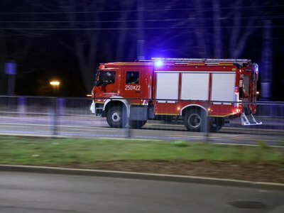 Stacja bazowa Starlink w płomieniach. Akcja służb na Mazowszu