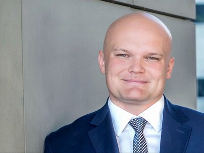 30 000 zł dostaniesz na rękę. Firmy biją się o pracowników