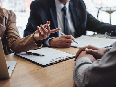 Chcą ich zwolnić. Pada jedno zdanie. Pracodawcy są wtedy bezradni