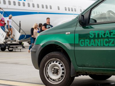 Wsiadł do samolotu bez biletu. O podróżach może na razie zapomnieć