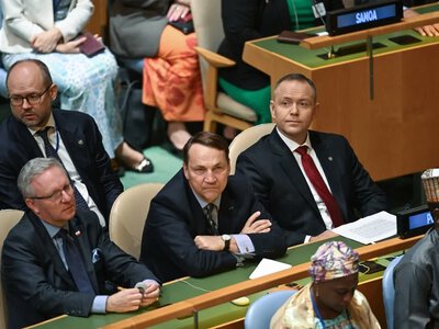Kłopotliwe zaproszenie od Trumpa. Jak zachowa się Karol Nawrocki?