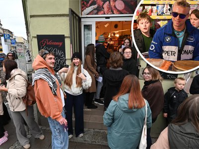 Skolim na kabanosowym tournèe. Fani czekali cztery godziny w deszczu