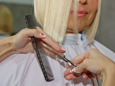Fryzury, które dodają lat. Niewskazane dla kobiet po 50-tce