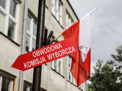 W komisji w Krakowie zamieniono głosy Trzaskowskiego i Nawrockiego. Poznaliśmy decyzję sądu