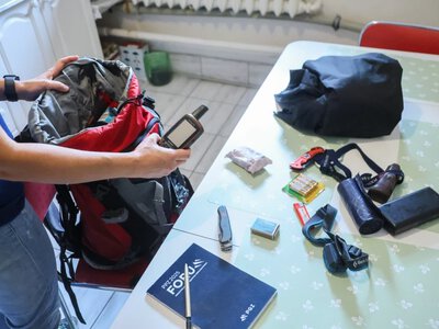 W razie ewakuacji warto mieć go gotowego. Sprawdź zawartość