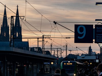 Chaos na kolei po przecięciu kabli. Stanęło około 300 pociągów