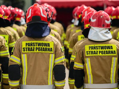 Płonie hala w Nowej Hucie. Wewnętrz znajdują się środki łatwopalne