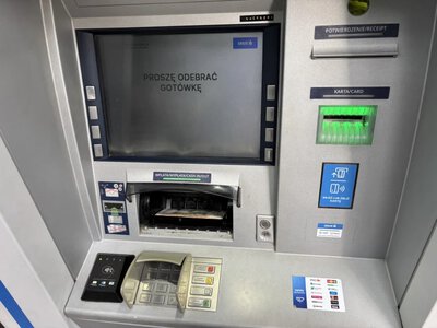Jeśli to widzisz, nie korzystaj z bankomatu. Twoja karta może przepaść