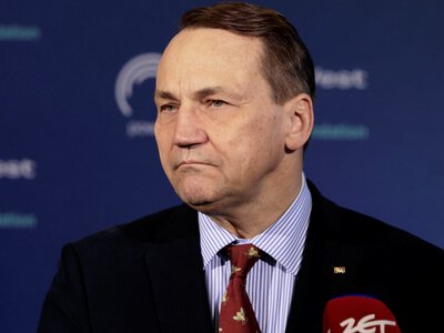 Sikorski kwestionuje decyzje Nawrockiego. To, że mamy taki rozdźwięk, jest złamaniem konstytucji