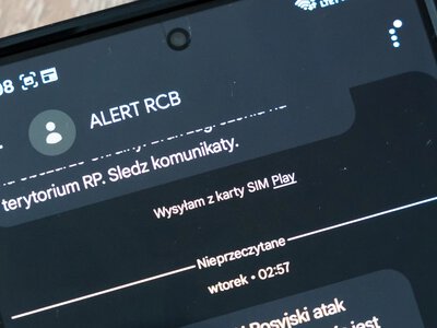 Dostajesz Alert RCB w pracy i co dalej? Polska w trybie jakoś to będzie