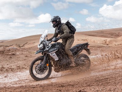 Motocykl w ewidencji wojskowej? Co się dzieje, gdy przyjdzie wezwanie i ile zapłaci państwo