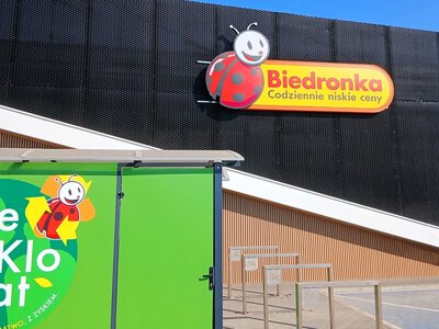 Biedronka zlikwiduje kolejki do butelkomatów. Czekaliśmy na to rok