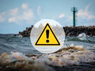 Czarna, lepka substancja na polskich plażach. Służby ostrzegają: Nie dotykać