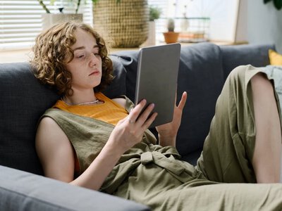 Chorobowe na kaca i rozmowę o pracę? Zetki zmieniają zasady gry