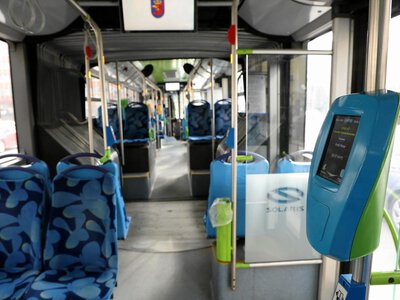 Jedzenie, śmiecenie, nogi na siedzeniu. W tym mieście kara w autobusie może wynieść teraz 15 tys. zł