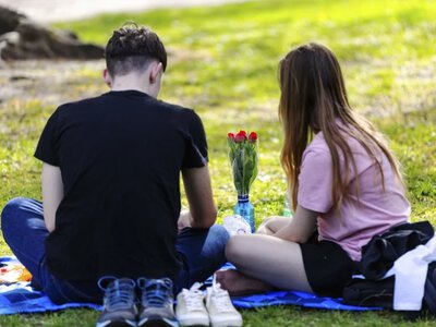 Koszt randkowania rośnie. Młodzi rezygnują ze spotkań, żeby oszczędzać