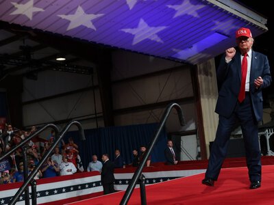 Piwo, nabiał i motocykle na czarnej liście. „Zemsta Trumpa” weszła w życie
